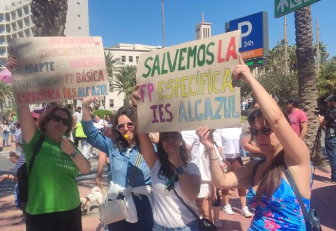 Manifestación en defensa de la educación pública.