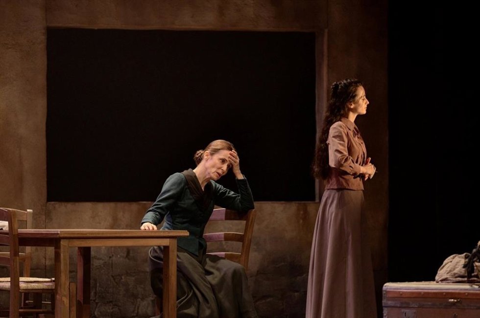 Archivo - Aitana Sánchez-Gijón en una escena de 'La Malquerida'.