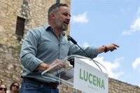 Abascal afea a Moreno que no hable de la migración: "Tienen el corazón grande para los de fuera y no para los de casa"