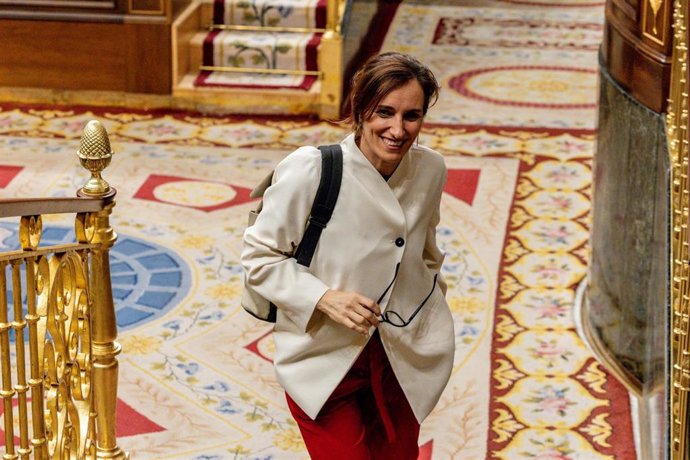 Archivo - La ministra de Sanidad, Mónica García, a su salida de una sesión de control al Gobierno, en el Congreso, a 25 de marzo de 2026, en Madrid (España).