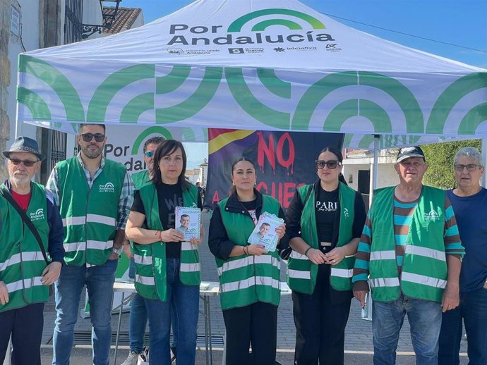 La candidata provincial de Por Andalucía en Jaén, Loli Montávez, en el municipio jiennense de Baños de la Encina (Jaén).