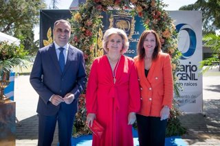 La consejera de Fomento, Articulación del Territorio y Vivienda, Rocío Díaz, y el presidente de la Diputación de Granada, Francis Rodríguez.