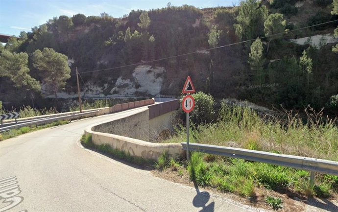 Dos muertos al caer un coche al río Clariano y detenido el conductor tras dar positivo en droga