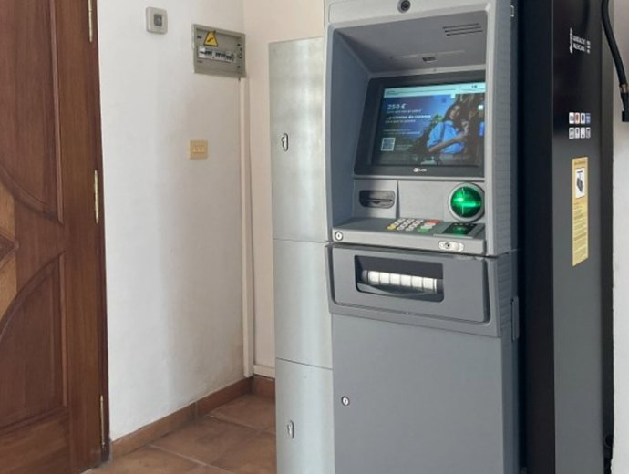 Archivo - Imagen de archivo de un cajero