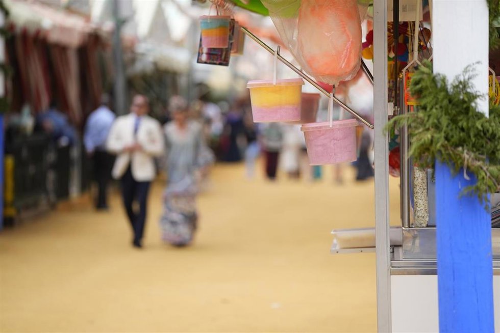 Ambiente tranquilo en el Real de la Feria de Sevilla en las primeras horas de este viernes, en foto de recurso. 