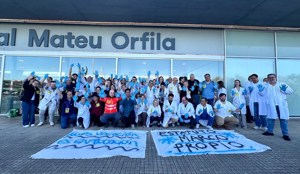 Médicos se concentran en el Hospital Mateu Orfila en la tercera semana de huela médica del año