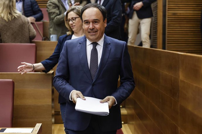 El president de la Generalitat Valenciana, Juanfran Pérez Llorca, durant una sessió de control al president de la Generalitat, Juanfran Pérez Llorca, a 15 d'abril del 2026, a València