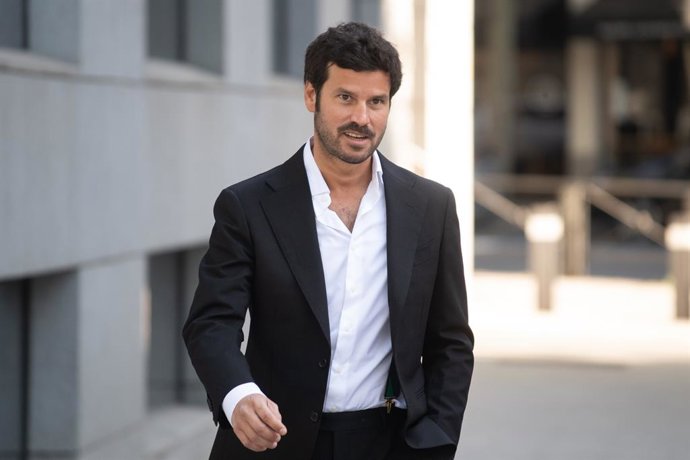 El hijo de Luis Bárcenas, Guillermo Bárcenas, a su llegada a la Audiencia Nacional, a 23 de abril de 2026, en San Fernando, Madrid (España). 