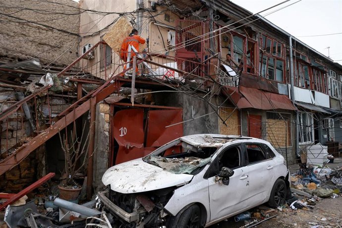 Imagen de las consecuencia de un ataque ruso sobre el distrito de Khadzhibey, en la ciudad ucraniana de Odesa.
