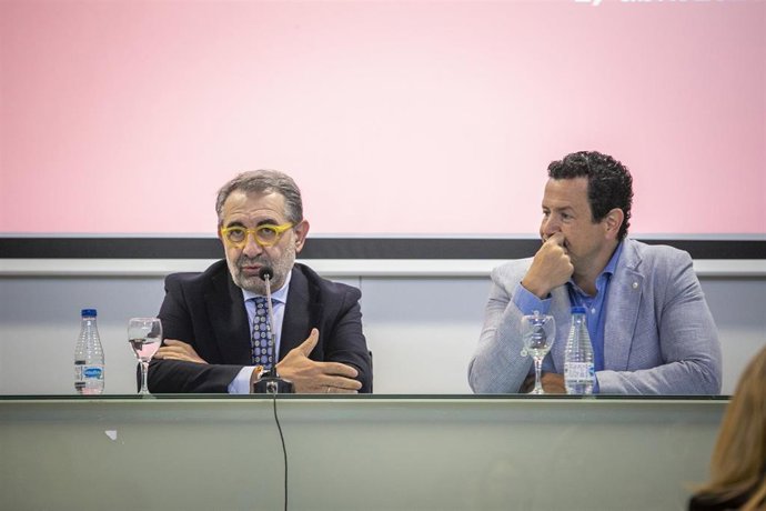 El consejero de Sanidad, Jesús Fernández Sanz, ha participado en la presentación del Plan Estratégico del Instituto de Investigación Sanitaria de Castilla-La Mancha.