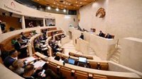 PSOE y Vox critican el "rodillo" de PP y PRC para rechazar sus enmiendas a los presupuestos de 2026