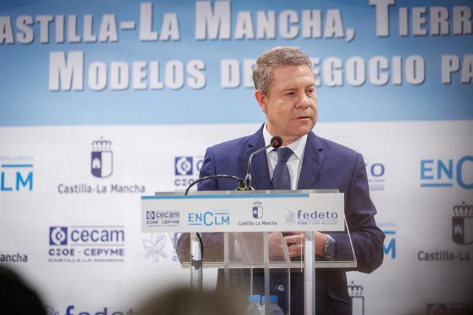 El presidente de Castilla-La Mancha, Emiliano García-Page, inaugura, en la sede de FEDETO en Toledo, la Jornada ‘Castilla-La Mancha, Tierra de Oportunidades. Modelos de negocio para el siglo XXI’, que organiza el periódico digital ENCLM.