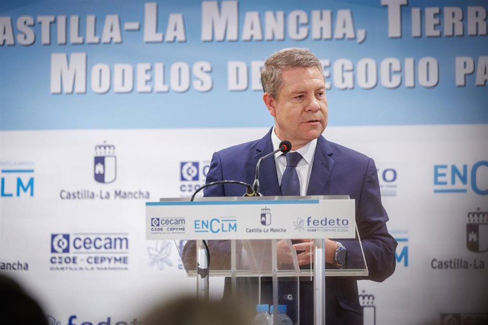 El presidente de Castilla-La Mancha, Emiliano García-Page, inaugura, en la sede de FEDETO en Toledo, la Jornada ‘Castilla-La Mancha, Tierra de Oportunidades. Modelos de negocio para el siglo XXI’, que organiza el periódico digital ENCLM.