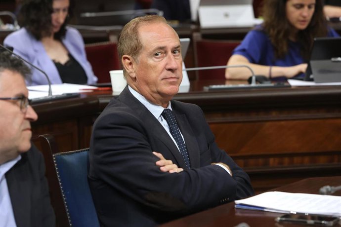 Archivo - El conseller del Mar y del Ciclo del Agua, Juan Manuel Lafuente, durante una sesión de control al Govern balear, a 20 de mayo de 2025, en Palma de Mallorca, Mallorca, Baleares (España).
