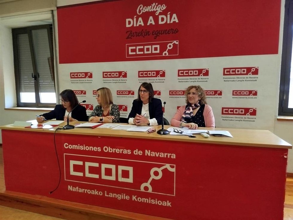 Representantes de CCOO y UGT informan en rueda de prensa sobre el preacuerdo de convenio de gestión deportiva
