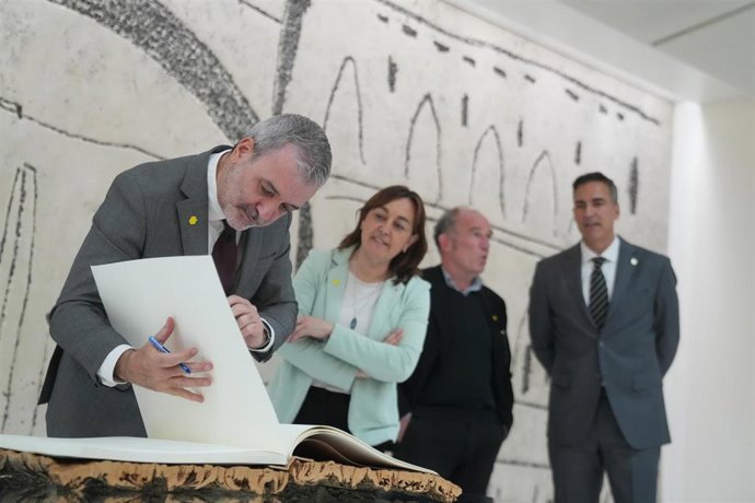 Collboni, Paneque y Carnicero en la presentación del Congreso Internacional de Arquitectura de la UIA