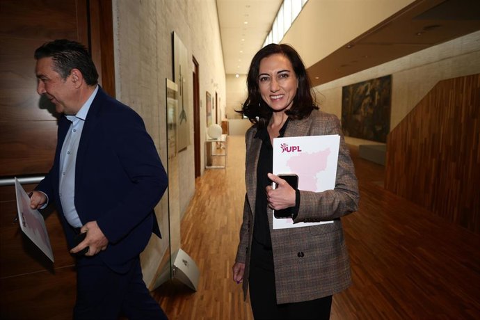 Archivo - El procurador, Luis Mariano Santos, y nueva portavoz del Grupo Mixto en las Cortes Castilla y León, Alicia Gallego