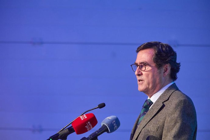 Archivo - Arxiu- El president de la CEOE, Antonio Garamendi, en una imatge d'arxiu