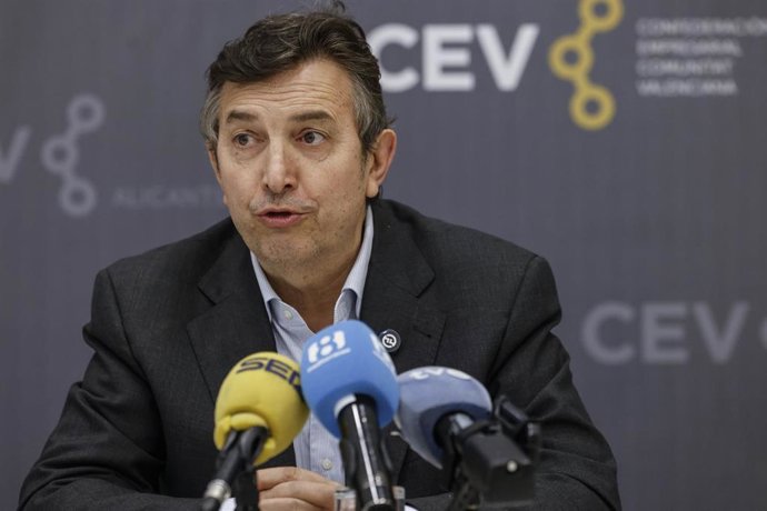 Archivo - El presidente de la Confederación Empresarial de la Comunitat Valenciana (CEV), Vicente Lafuente, en una imagen de archivo