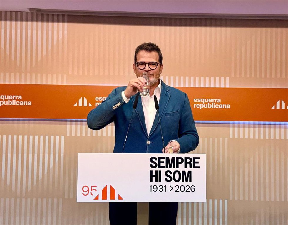 El vicesecretario de Comunicación y portavoz de ERC, Isaac Albert, en rueda de prensa