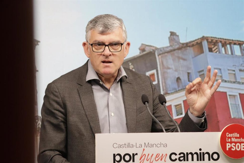 El presidente del grupo socialista en las Cortes de Castilla-La Mancha, Ángel Tomás Godoy.