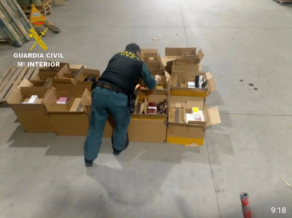 Perfumes intervenidos. - GUARDIA CIVIL