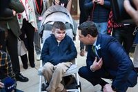 Moreno afirma que es un "gran día" porque pacientes con 'piel de mariposa' empiezan un tratamiento pionero en el SAS