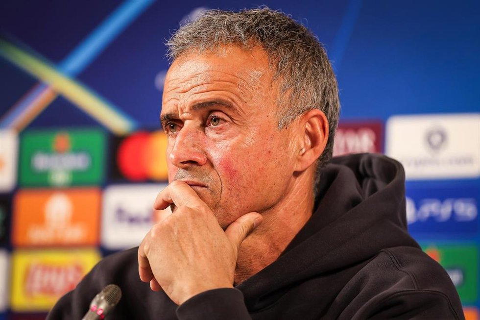 Archivo - El entrenador del PSG, Luis Enrique Martínez, en una rueda de prensa de la Champions 2025-26.