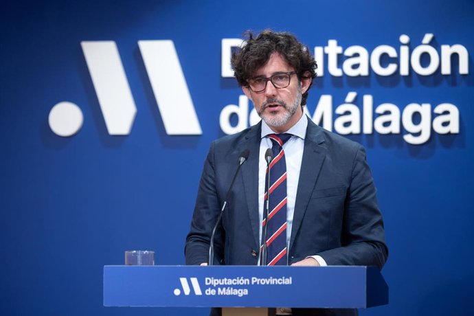El diputado de Centros Asistenciales, Tercer Sector y Cooperación Internacional, Francisco José Martín, en rueda de prensa.