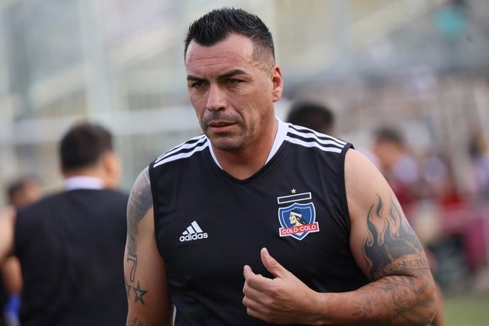 Futbol, Colo Colo vs River Plate.  Duelo de las Leyendas 2024.  El jugador de Colo Colo  Esteban Paredes es fotografiado durante el partido amistoso Duelo de las Leyendas disputado en el estadio Monumental de Santiago, Chile.  7/12/2024  Dragomir