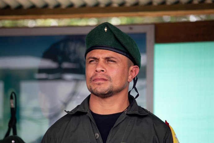 Archivo - Arquivo - 16 de abril de 2023, San Vicente del Caguan, Caquetá, Colômbia: O comandante das FARC-EP, conhecido como Marlon, é visto durante o anúncio feito pelo Estado-Maior Central (EMC) das FARC sobre o início das negociações de paz com o gover
