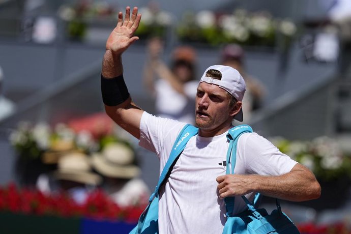Alejandro Davidovich Fokina of Spain leaves the court after losing against Casper Ruud of Norway during the Mutua Madrid Open 2026, ATP Masters 1000 and WTA 1000, at La Caja Magica on April 27, 2026 in Madrid, Spain.