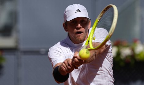 Tenis