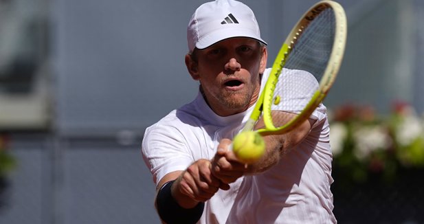 Tenis