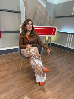 La periodista Isabel Virumbrales, presentadora y directora del programa 'Sol y Sombre' de TVR