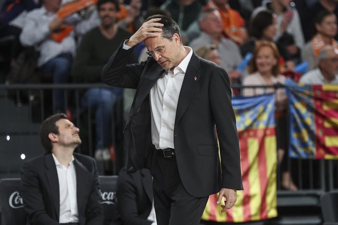 El entrenador del Valencia Basket, Pedro Martínez, en un partido de Euroliga