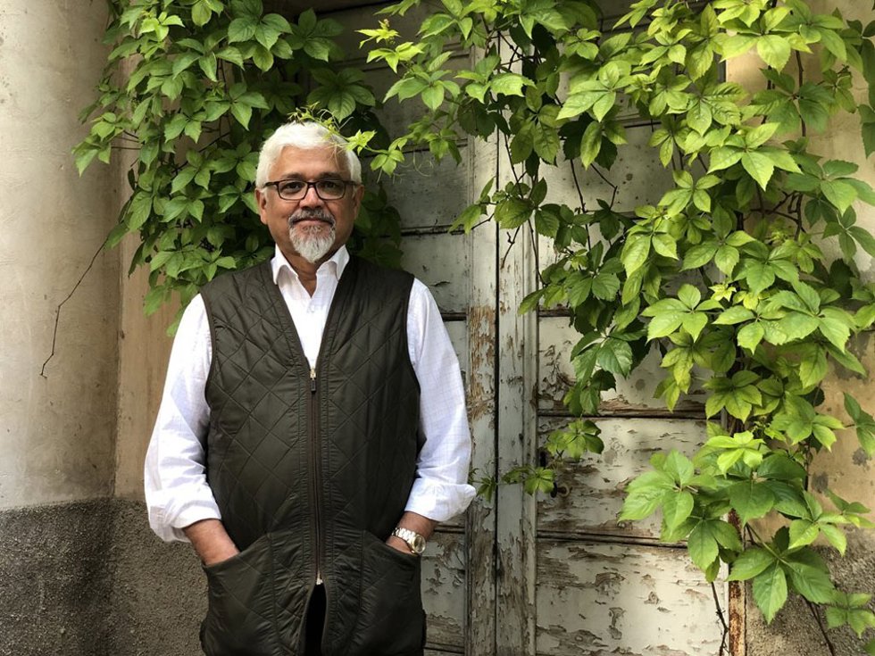 Archivo - El escritor bengalí Amitav Ghosh