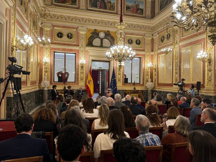 Mónica García reafirma la seua esperança que l'Estatut Marco i la reforma de la LOPS "siguen aprovades en este Congrés"