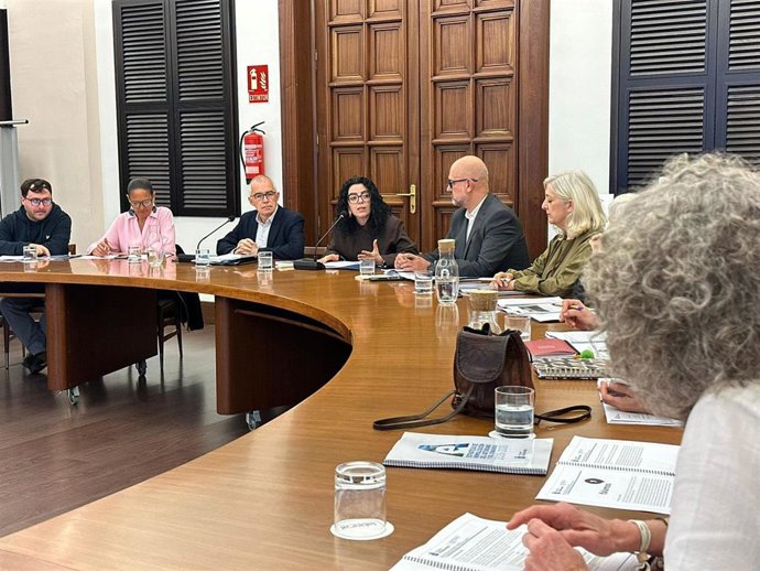 Cultura prepara una guía para impulsar en el ámbito municipal la normalización de las lenguas propias de Asturias.