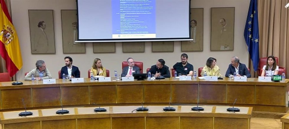 Representantes del libro, la música, las artes escénicas y el audiovisual en la jornada 'Industrias Culturales: Creación de Empleo Digno para Artistas y Creadores'.