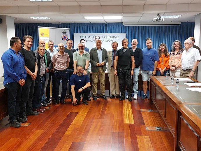 Cinco radioaficionados vallisoletanos, reconocidos por su colaboración con el Gobierno en situaciones de emergencia