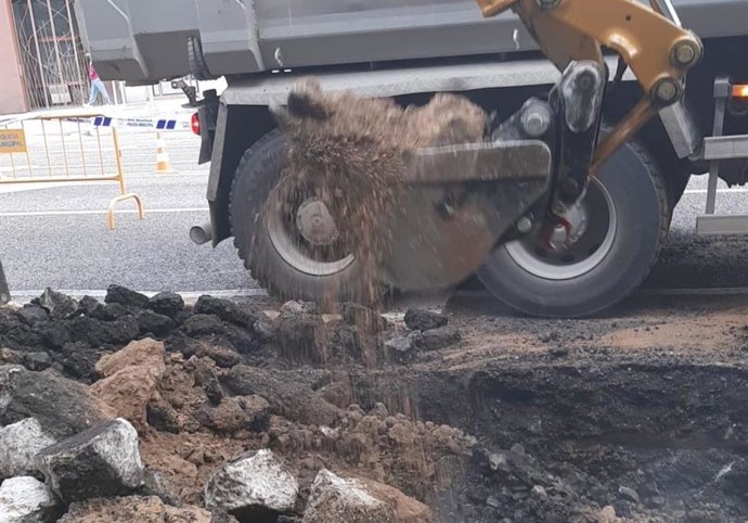 Rotura de una tubería en la avenida de Burgos de Valladolid.