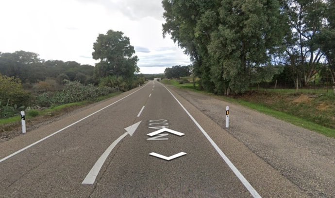 N-433 a su paso por El Castillo de las Guardas.