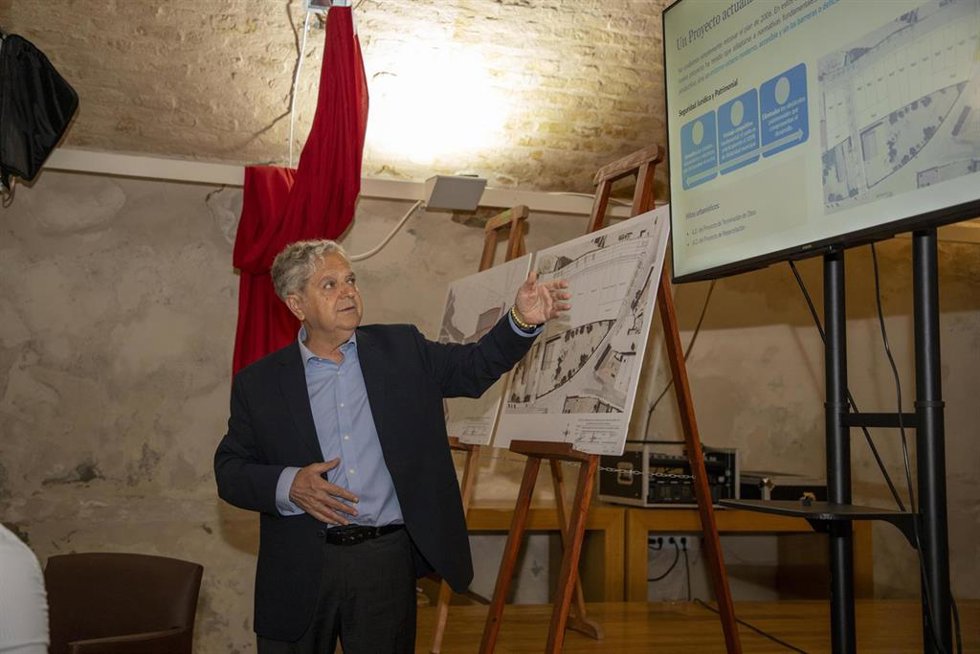 El presidente de la Diputación de Córdoba, Salvador Fuentes, durante su intervención en el encuentro.