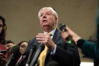 Tres senadores republicanos proponen la construcción del salón de baile reclamado por Trump