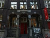 Foto: Acreedores logran el embargo de un edificio del Instituto Cervantes en Holanda por los impagos de las renovables