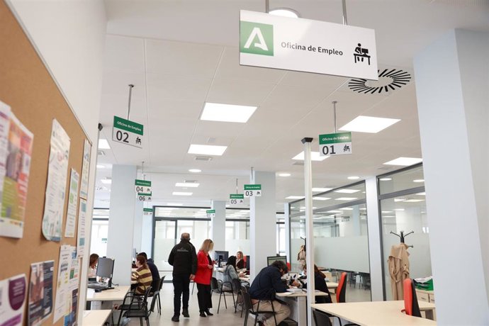 Imagen de archivo de la oficina de Empleo de la localidad gaditana de Barbate.