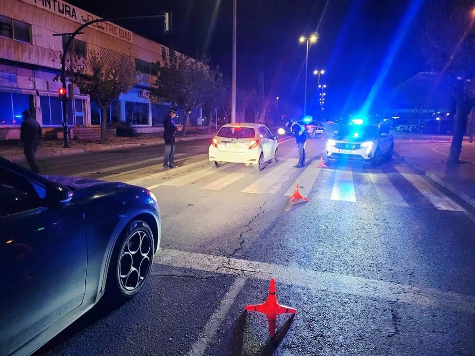 Archivo - Un control de policía.