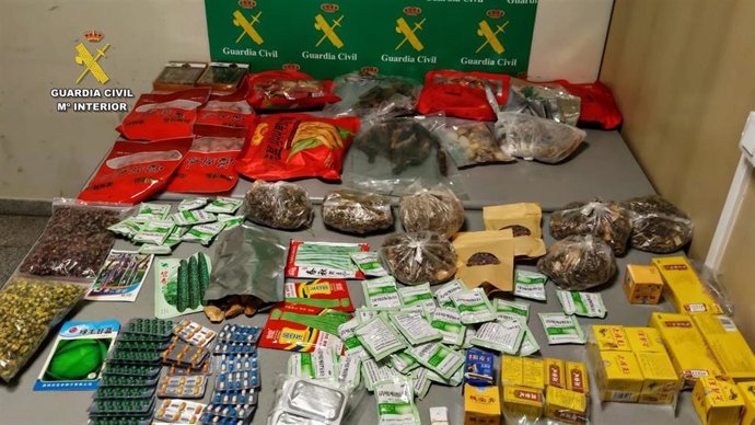 Imagen de los productos interceptados en el Aeropuerto de Noáin
