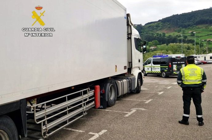 Investigado el conductor de un camión de gran tonelaje que dio positivo en cocaína circulando a 138 km/h